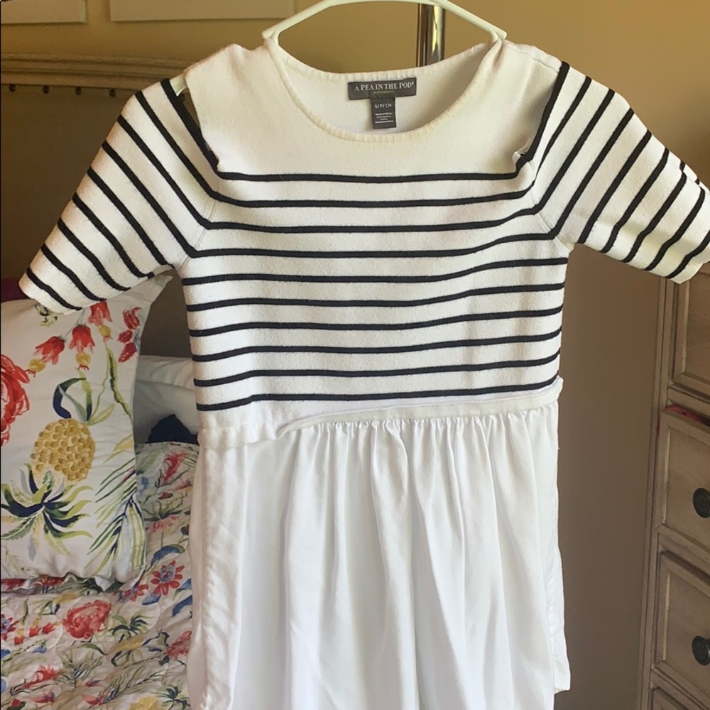 A pea in the pod maternity blouse